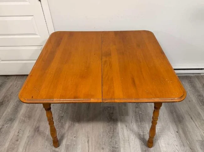 Solid Wood Dining Table / Table en bois massif / Mesa de madera maciza thumbnail 3
