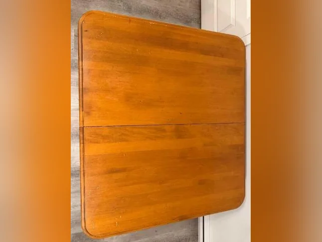 Solid Wood Dining Table / Table en bois massif / Mesa de madera maciza thumbnail 5