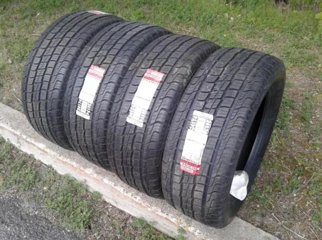 Pneus d'été 275/55R20 flambant neufs 275/55/20