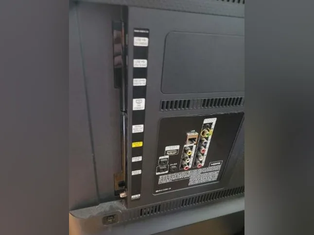 Télévision intelligent de première génération a vendre thumbnail 3