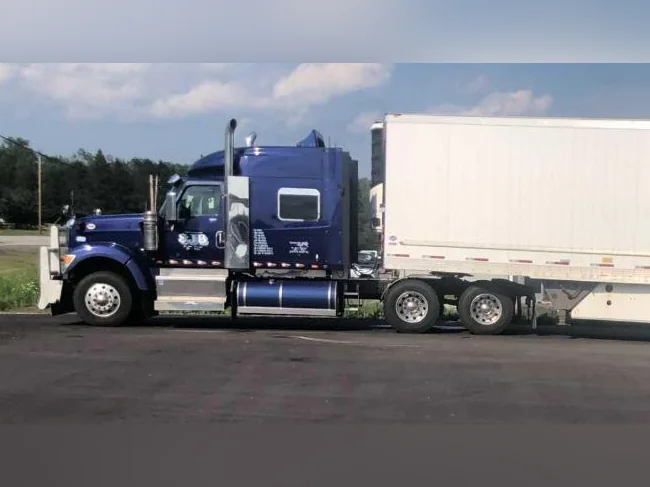 CAMION TRACTEUR INTERNATIONAL HX520 2025 thumbnail 2