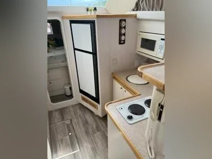 1996 Cruisers Yacht 3580 diesel 2X300 flybridge thumbnail 4