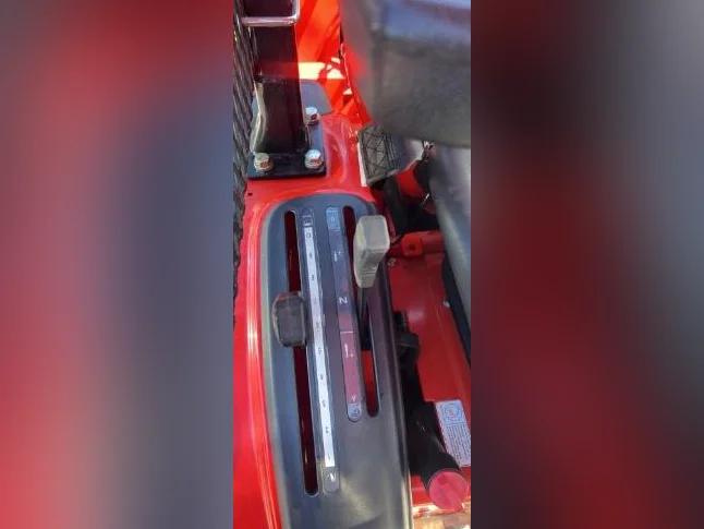 Tracteur compact Kioti CK2610 thumbnail 8