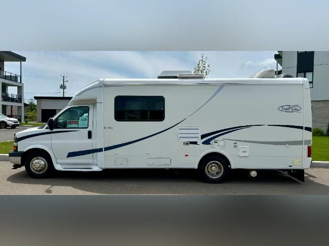 Motorisé Classe B+ Chevrolet Express R-Vision Trail-Lite 2004, 25 pieds-NOUVEAU PRIX (négociable)