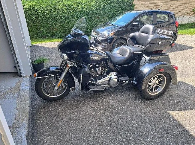 harley-davidson tri glide 2018 thumbnail 2