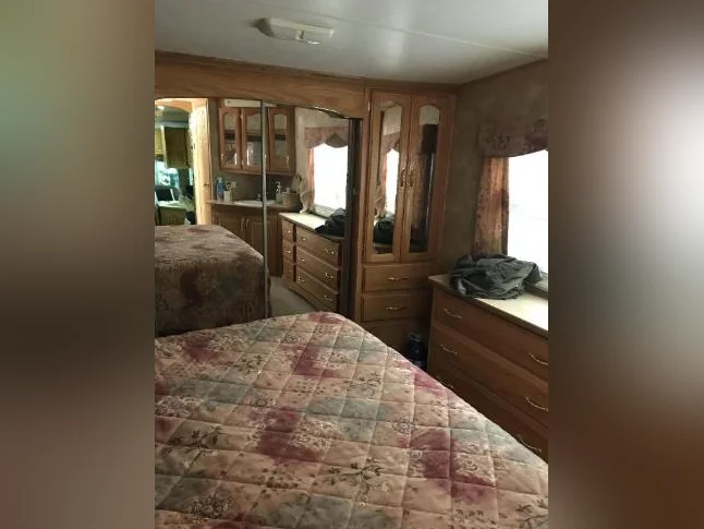 Fifth Wheel 2004 thumbnail 5