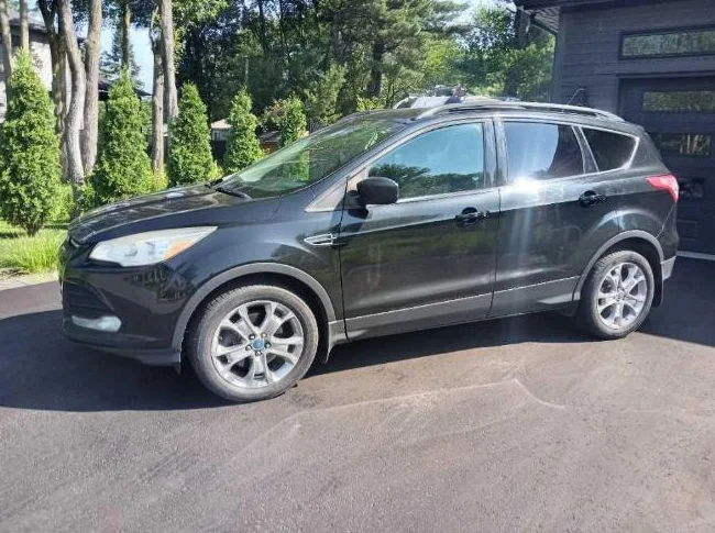 ford escape se 4x4 Ecobost  full équipé avec caméra de recule démarreur a distance roule super bien prix ferme thumbnail 3