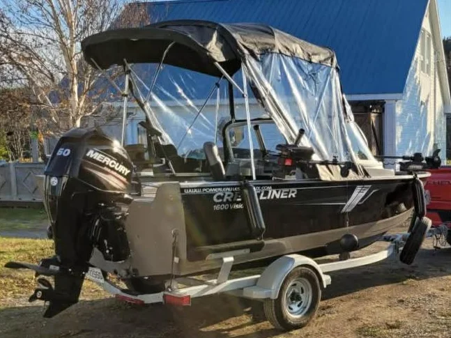 Bateau de plaisance et de pêche Crestliner Vision 2019 en excellente condition thumbnail 3