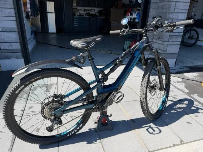 Vélo de montagne électrique Rocky Mountain