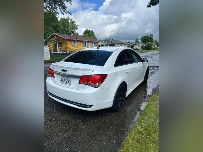 Chevrolet Cruze thumbnail 6