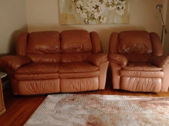 Causeuse et fauteuil inclinables et berçant