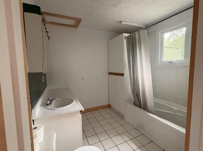 Maison à louer au bord de l’eau thumbnail 8