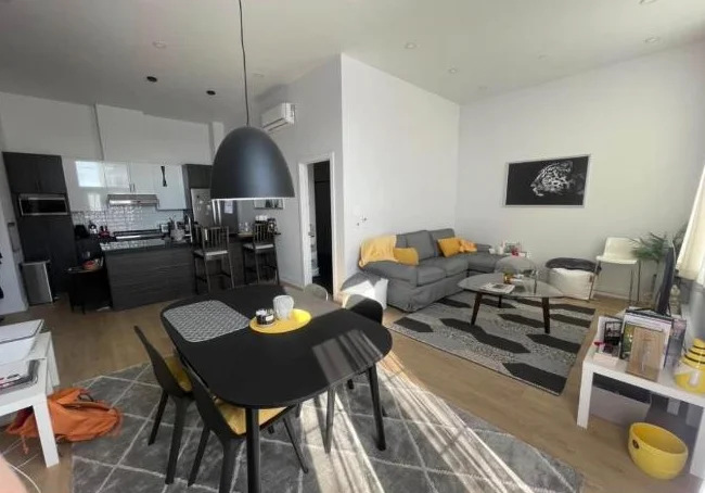 Un mois gratuit - Appartement de luxe de 2 chambres et 1 salle de bain thumbnail 5