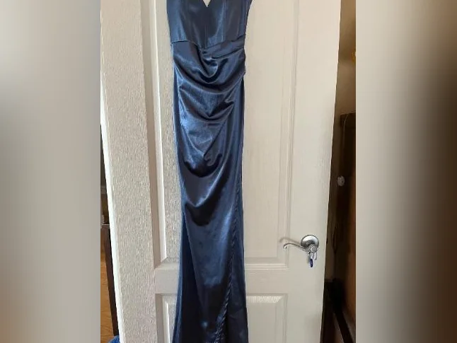 Robes de graduation ou autre occasion thumbnail 6