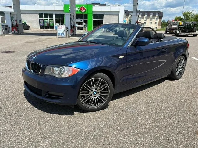 BMW 128i convertible 2011