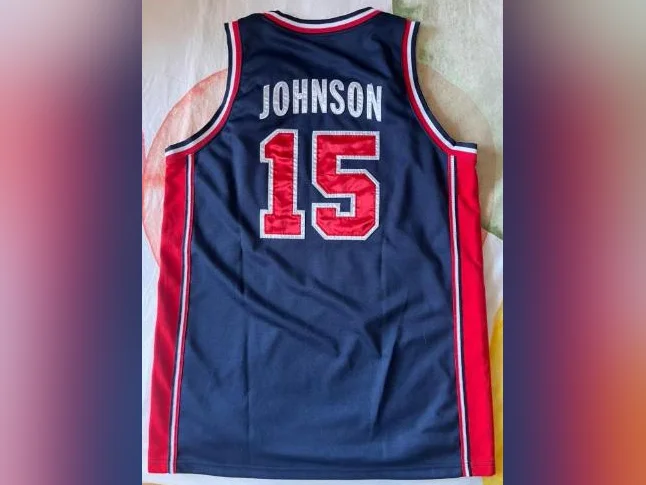 À vendre maillot Basket Authentique thumbnail 5
