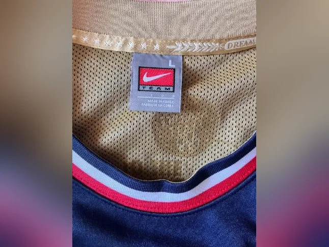 À vendre maillot Basket Authentique thumbnail 4