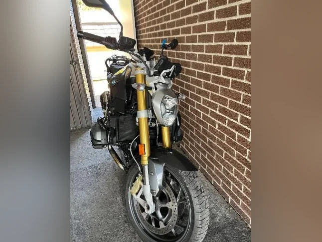 2017 BMW R1200R 4500km thumbnail 2