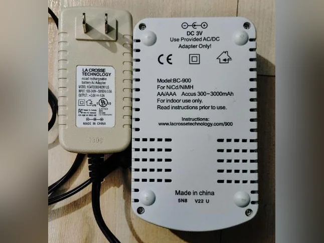 Lacrosse BC-900 battery charger chargeur de batterie thumbnail 2