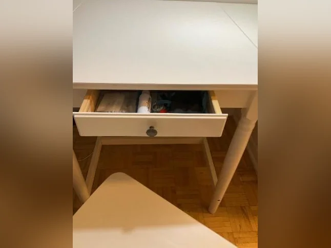 set de cuisine table avec les rallonges 2 chaises très propre thumbnail 2