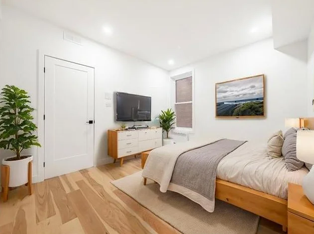 2 Chambres tout rénové au rez-de-chaussée thumbnail 2