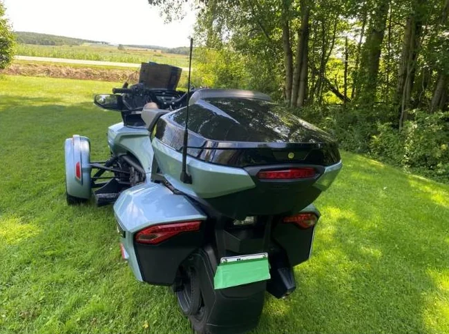 Spyder 2021 F3 T très bonne condition et très bon prix