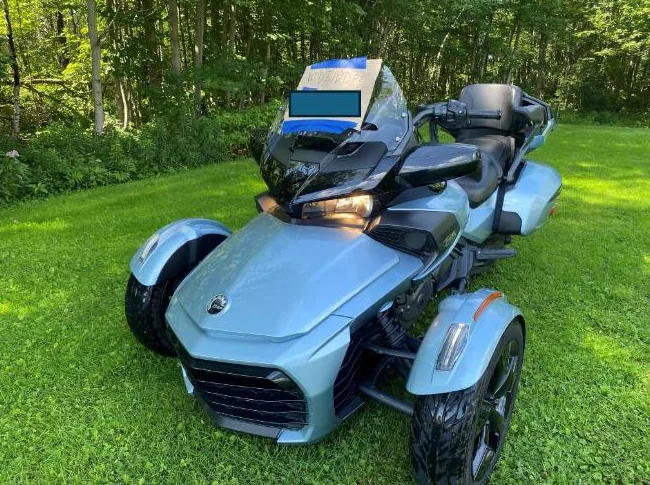 Spyder 2021 F3 T très bonne condition et très bon prix thumbnail 4