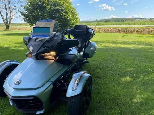 Spyder 2021 F3 T très bonne condition et très bon prix thumbnail 5