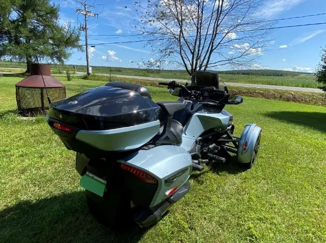 Spyder 2021 F3 T très bonne condition et très bon prix thumbnail 3