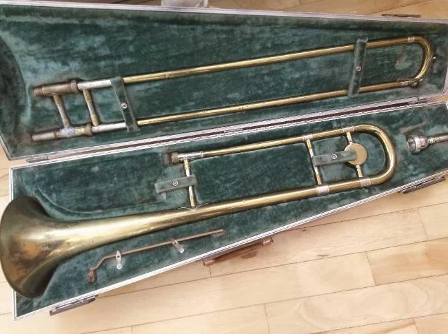 Trombone ténor Besson 2-20 avec embouchure Vincent Bach 12 C