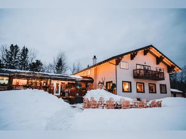 Immense chalet Auberge ( Laurentides ) thumbnail 8