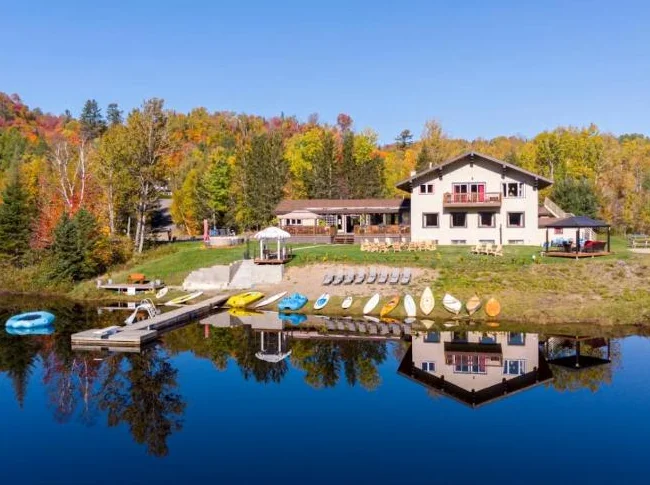 Immense chalet Auberge ( Laurentides ) thumbnail 10