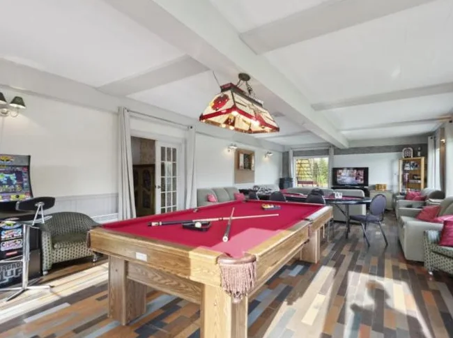 Immense chalet Auberge ( Laurentides ) thumbnail 2