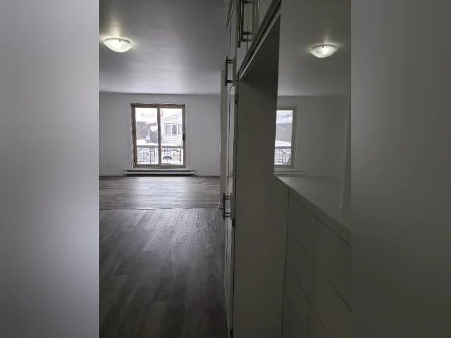 3 ½ à Montréal (R.D.P.) RENOVER style condo thumbnail 5