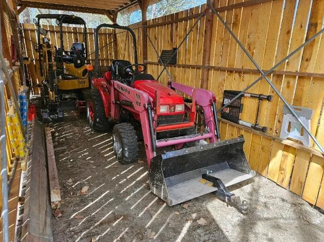 *RÉSERVÉ* Tracteur Mitsubishi 2015HST (Mahindra 100% Japon) 20hp avec pelle (loader)