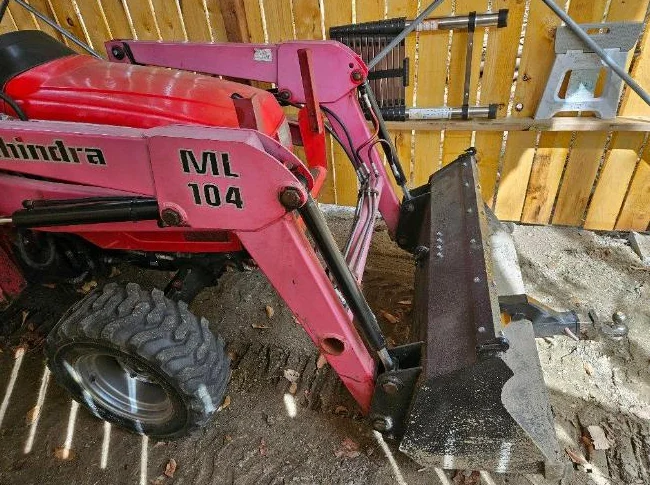 *RÉSERVÉ* Tracteur Mitsubishi 2015HST (Mahindra 100% Japon) 20hp avec pelle (loader) thumbnail 3