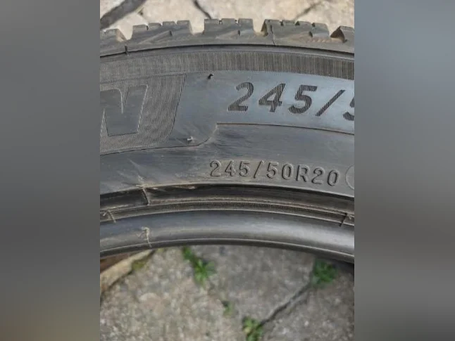 245-50R20x4 pneus hiver Michelin X-Ixe Snow comme neuf. thumbnail 7