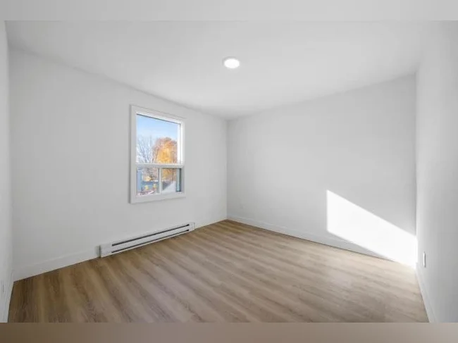 4 1/2 Fully renovated in Saint Jerome thumbnail 6