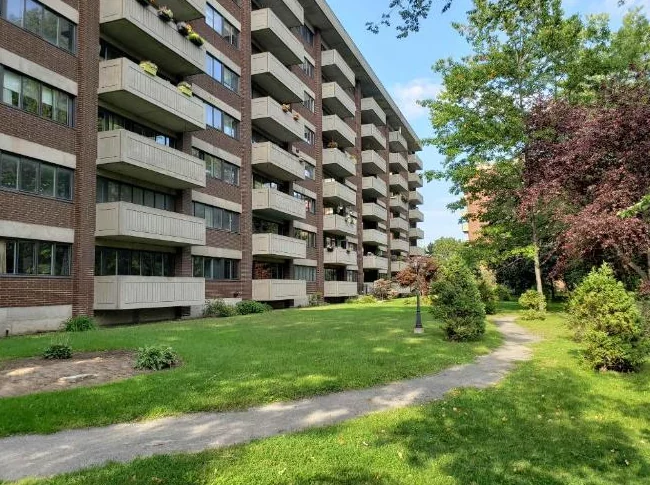 TOUT INCLUS! Condo de Luxe 3 et 1/2 830p.ca, MEUBLÉ à louer, 1699$ thumbnail 2