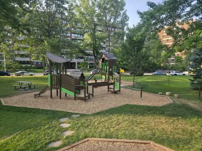 TOUT INCLUS! Condo de Luxe 3 et 1/2 830p.ca, MEUBLÉ à louer, 1699$