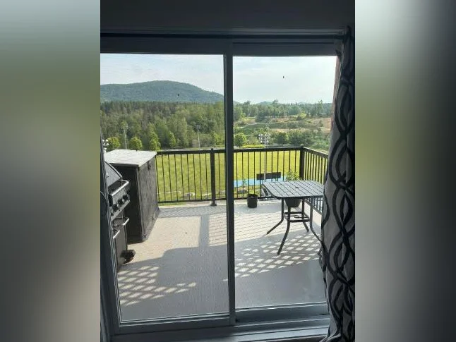 Logement 4 1/2 très lumineux à Mont Tremblant thumbnail 6