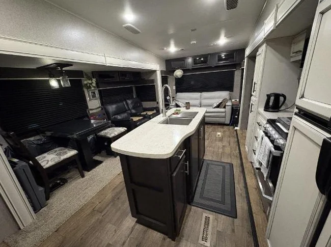 2020 Jayco HT 30.5 CKTS Old Farmhouse. 3 slides. thumbnail 7