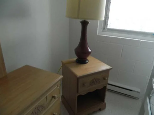 BUREAU DE CHAMBRE À COUCHER AVEC TABLE DE NUIT thumbnail 3