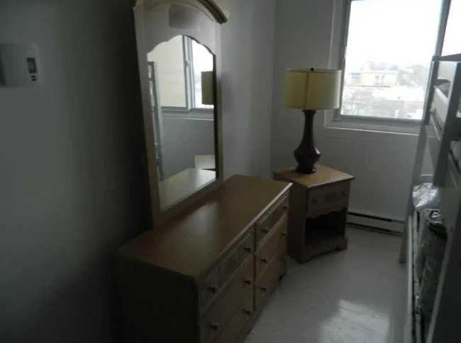 BUREAU DE CHAMBRE À COUCHER AVEC TABLE DE NUIT
