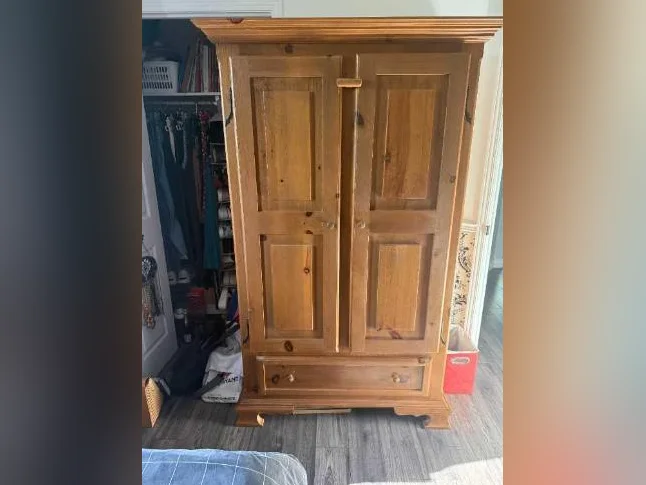 GRANDE ARMOIRE DE RANGEMENT EN PIN - BEAU MEUBLE