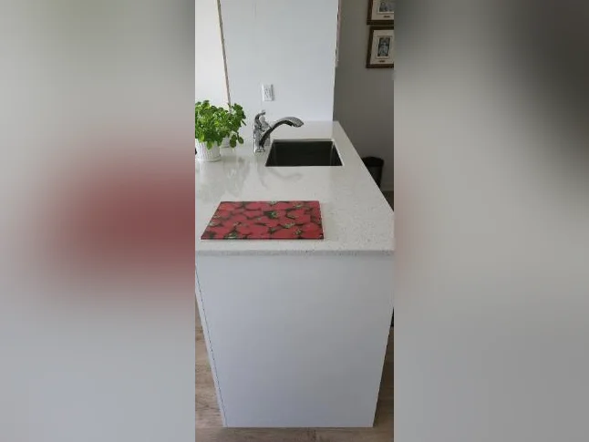 APPARTEMENT3 1/2 À LOUER AVEC DEN TOUT INCLUS AVEC GARAGE