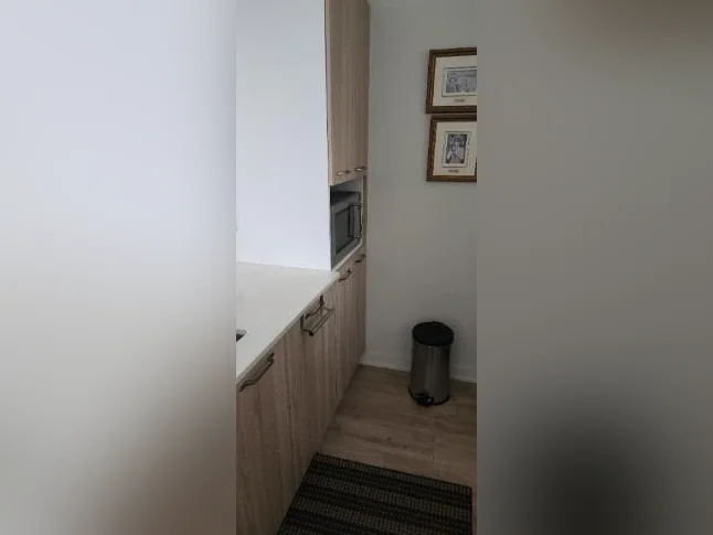 APPARTEMENT3 1/2 À LOUER AVEC DEN TOUT INCLUS AVEC GARAGE thumbnail 10