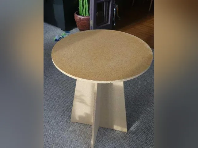 Table d'appoint ronde en bois pressé thumbnail 4