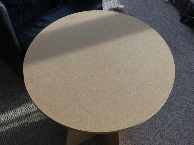 Table d'appoint ronde en bois pressé