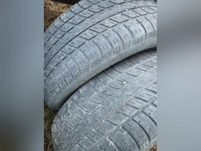 4 pneus été pour depanner un été, uniroyal Tiger paw 25/55/18 , était sur jeep compass 2012 120 C$ 120 C$
